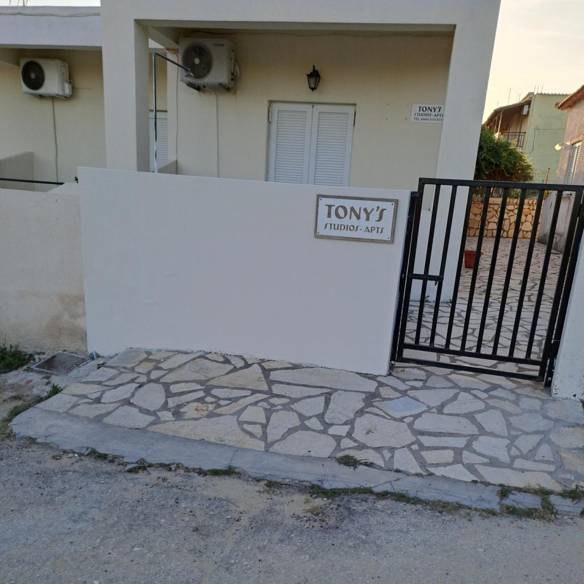 Tony'S Apartments Agios Georgios  ภายนอก รูปภาพ