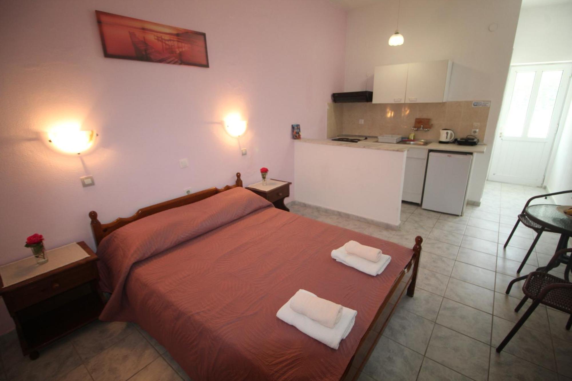 Tony'S Apartments Agios Georgios  ภายนอก รูปภาพ