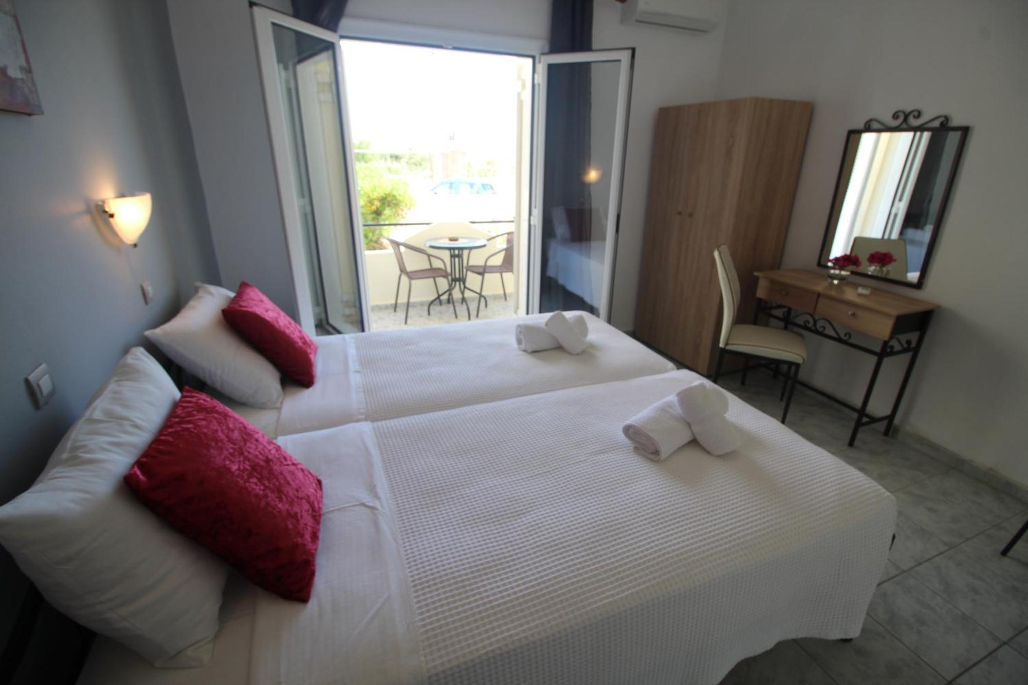 Tony'S Apartments Agios Georgios  ภายนอก รูปภาพ